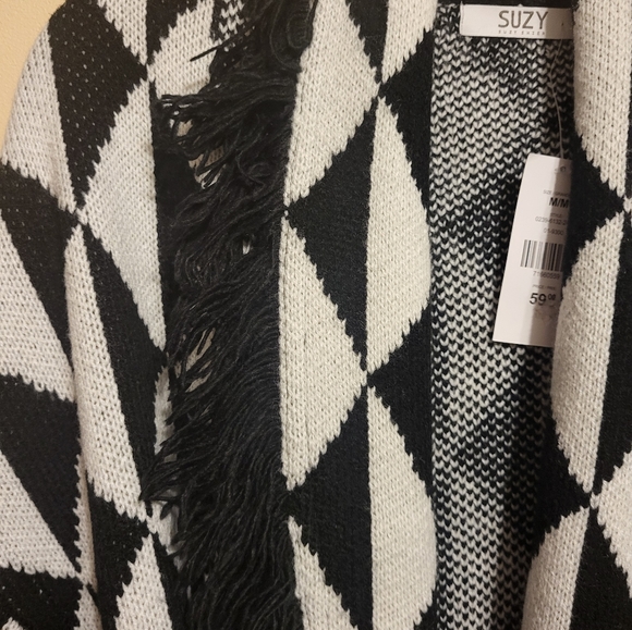 NWT fringed collar sweater wrap - Picture 3 of 7